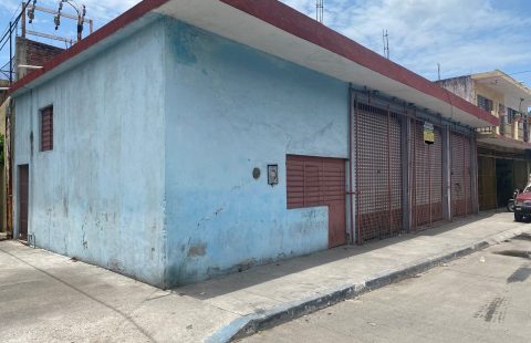 LOCAL COMERCIAL EN PUNTA CHICA