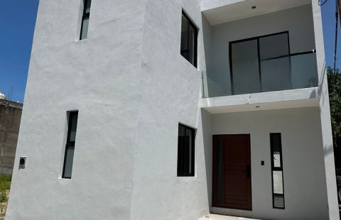 BONITA CASA EN NUEVO SALAGUA, ESPALDAS DEL COMPLEJO MANZANILLO