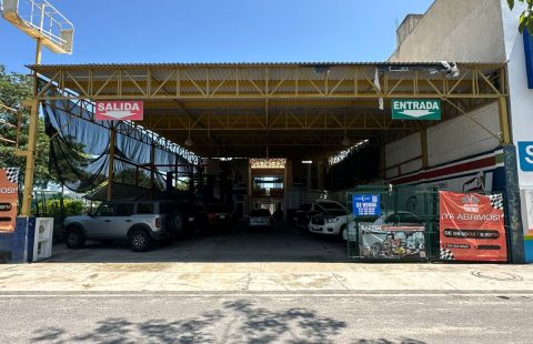 LOCAL COMERCIA CON EXCELENTE UBICACION