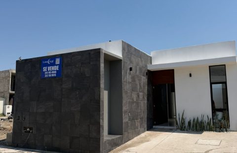 BONITA CASA UNA PLANTA FRACCIONAMIENTO AGUA MARINA