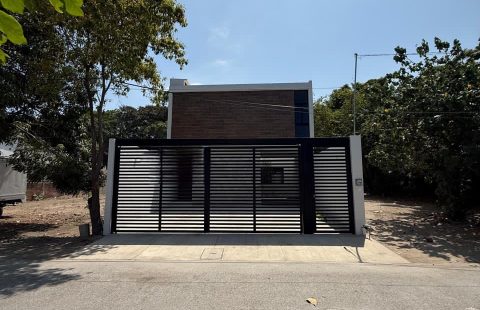 AMPLIA RESIDENCIA EN ZONA DORADA LAS BRISAS